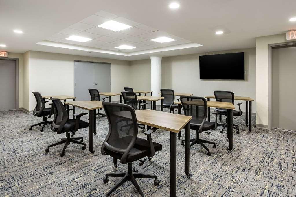 Comfort Inn & Suites Newark Liberty International Airport Facilidades foto